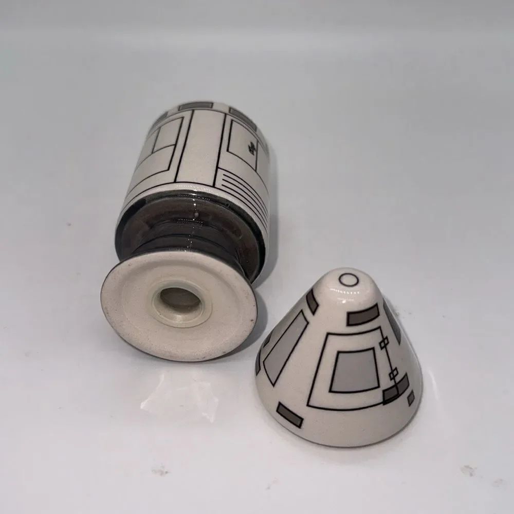 Apollo Command Capsule Salt and Pepper Set - Picture 4 of 5